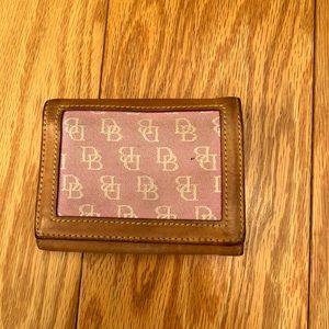 Dooney and Bourke wallet